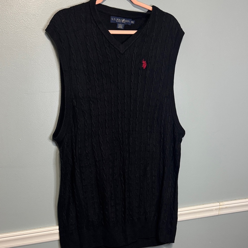 NWOT U.S. Polo Assn. Black V-Neck Sweater Vest‎